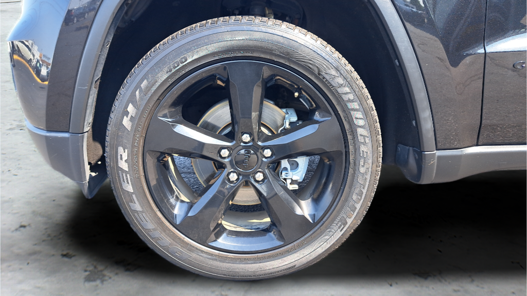 Used 2013 Black Jeep Altitude image 19
