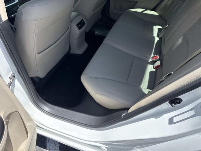 Used 2015 White Honda EX-L image 13