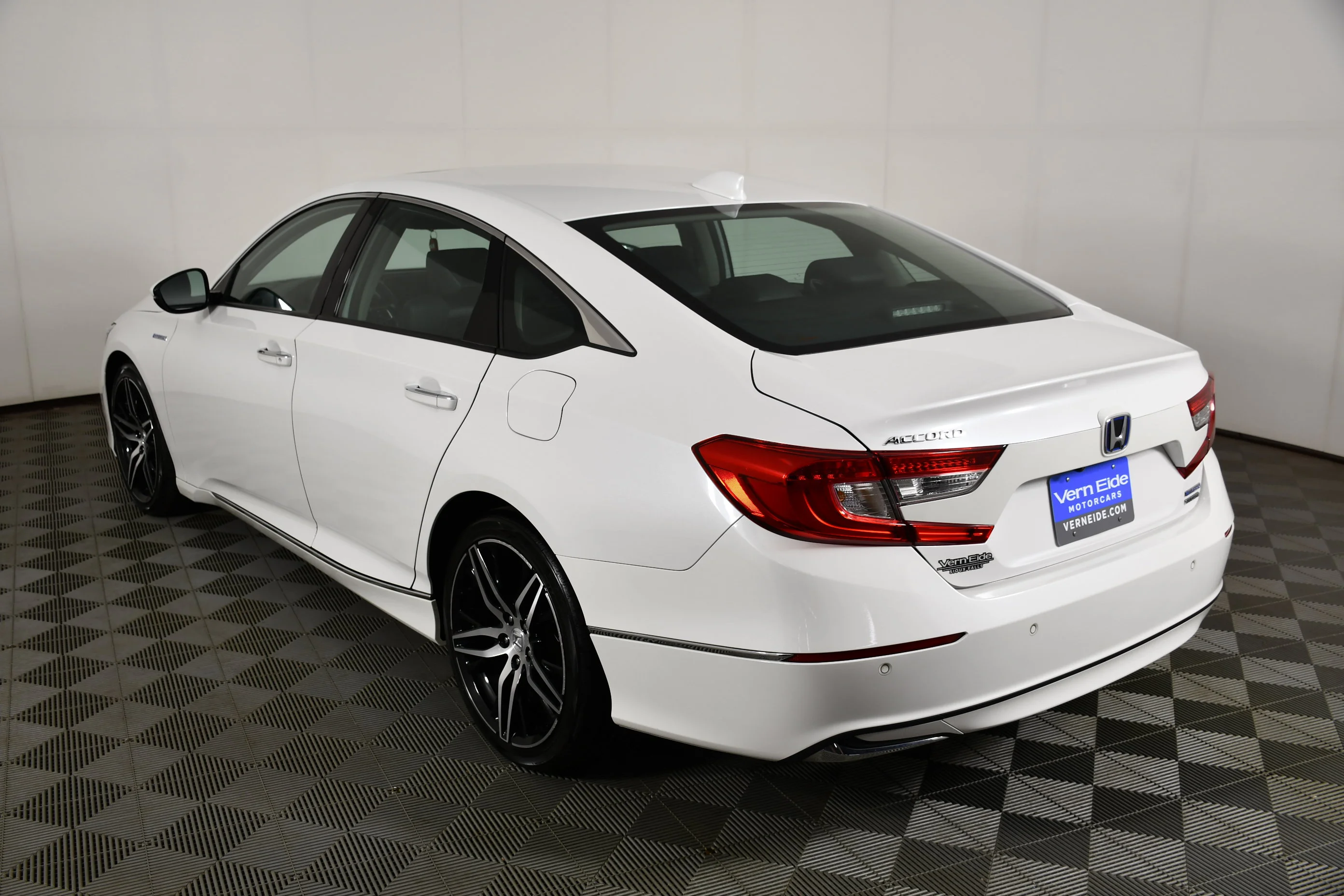 Used 2021 Platinum White Pearl Honda Touring image 7