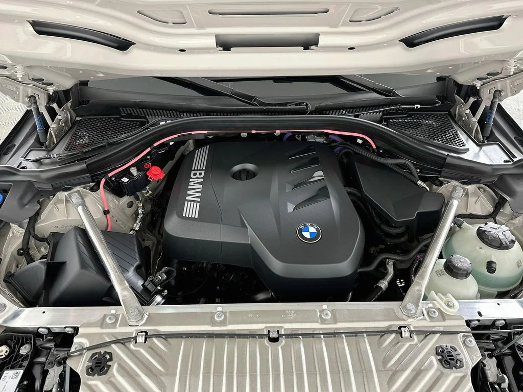 New 2026 Gray Metallic BMW 30 xDrive image 28