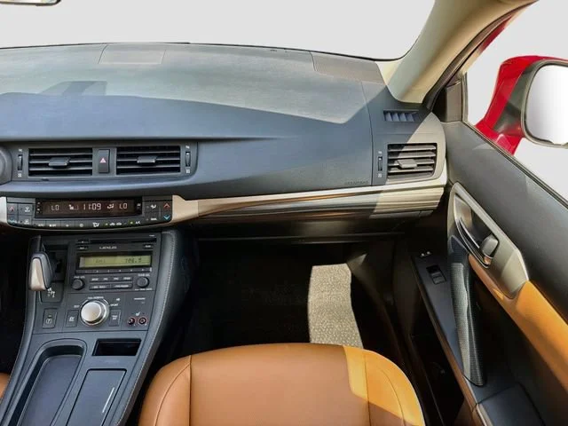 Used 2014 Red Line Lexus Hybrid image 17