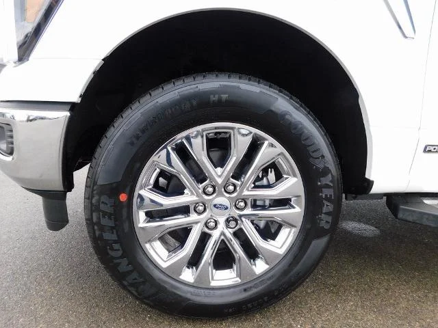 New 2026 Star White Metallic Tri-Coat Ford Lariat® image 58