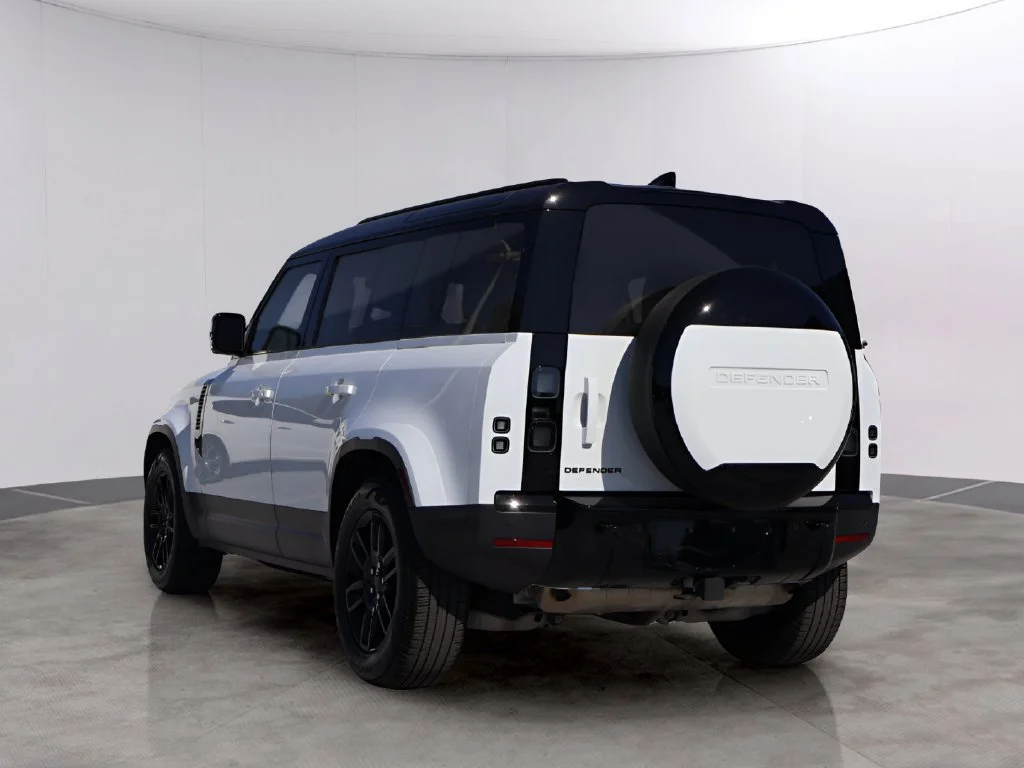 Certified Used 2026 Fuji White Land Rover S image 5