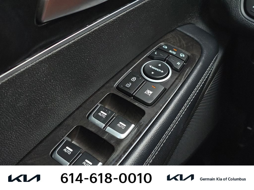 Used 2017 Silver Kia EX image 25