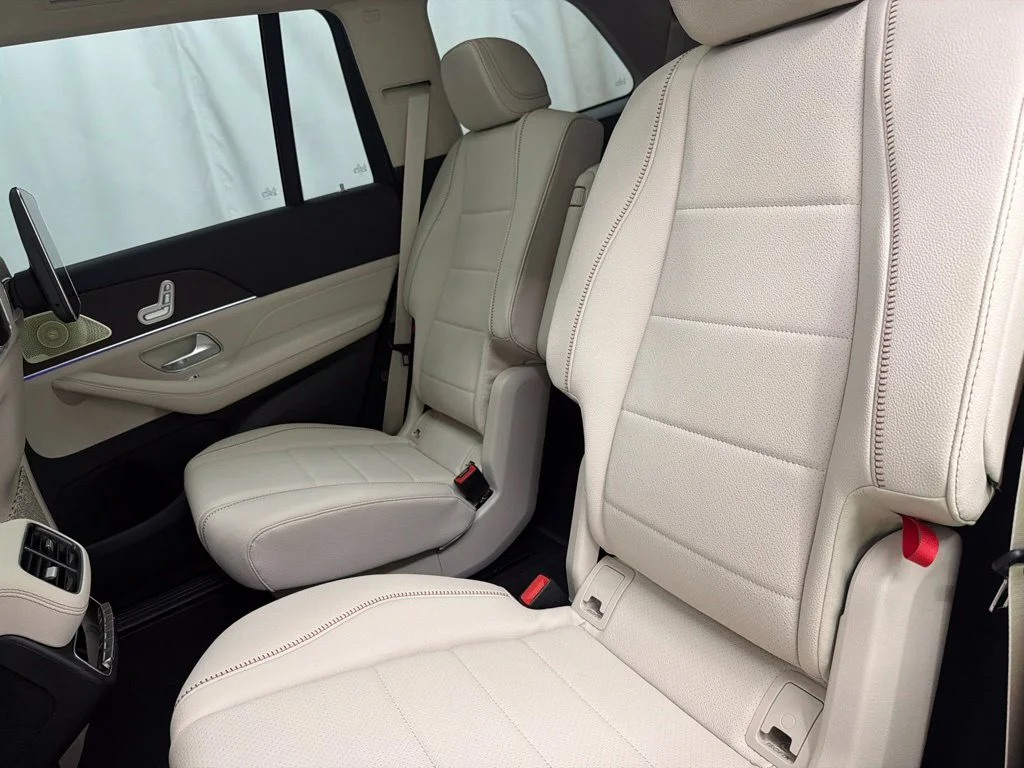 New 2027 White Mercedes-Benz GLS 450 image 23