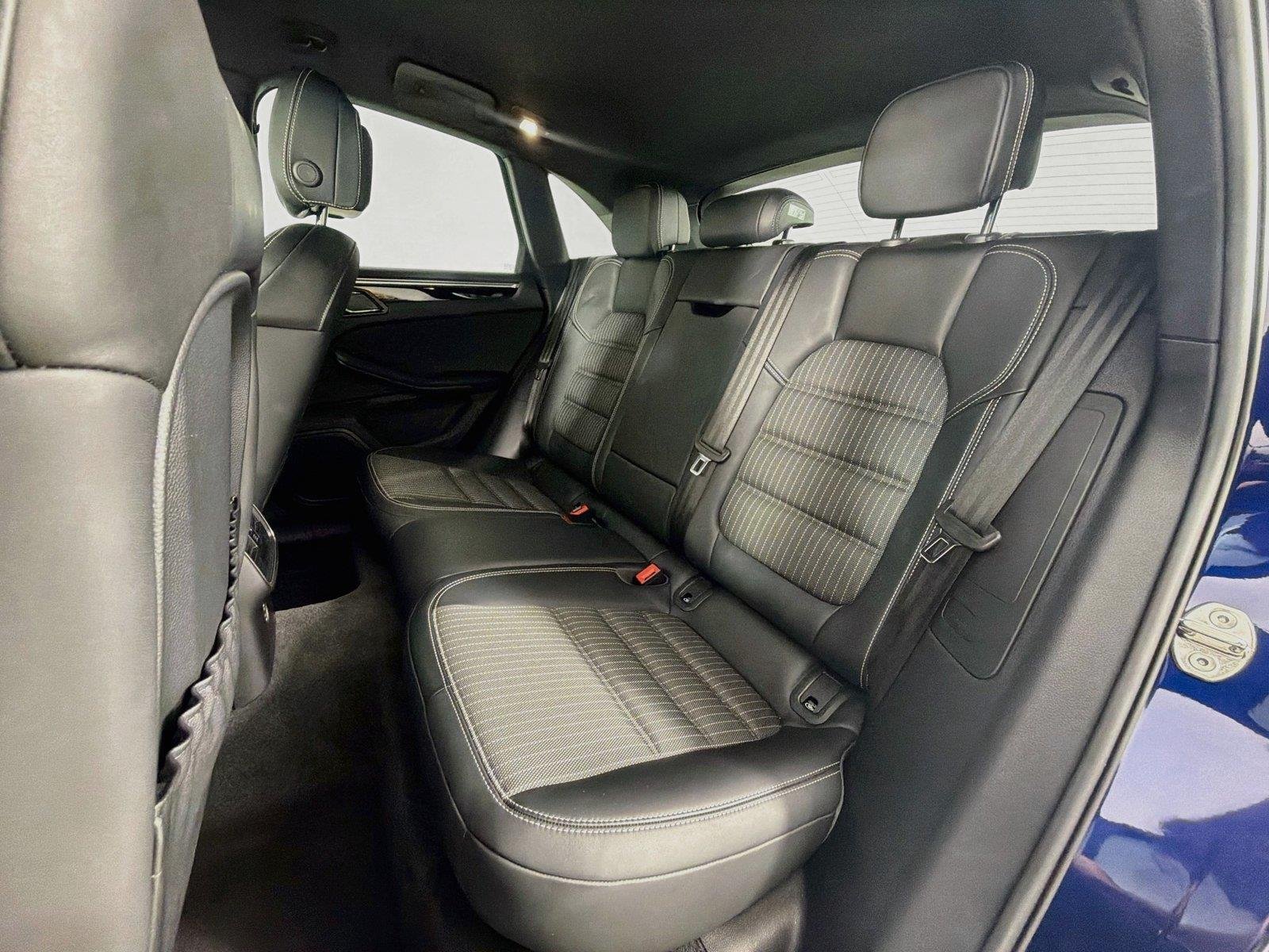 Used 2024  Porsche T image 21