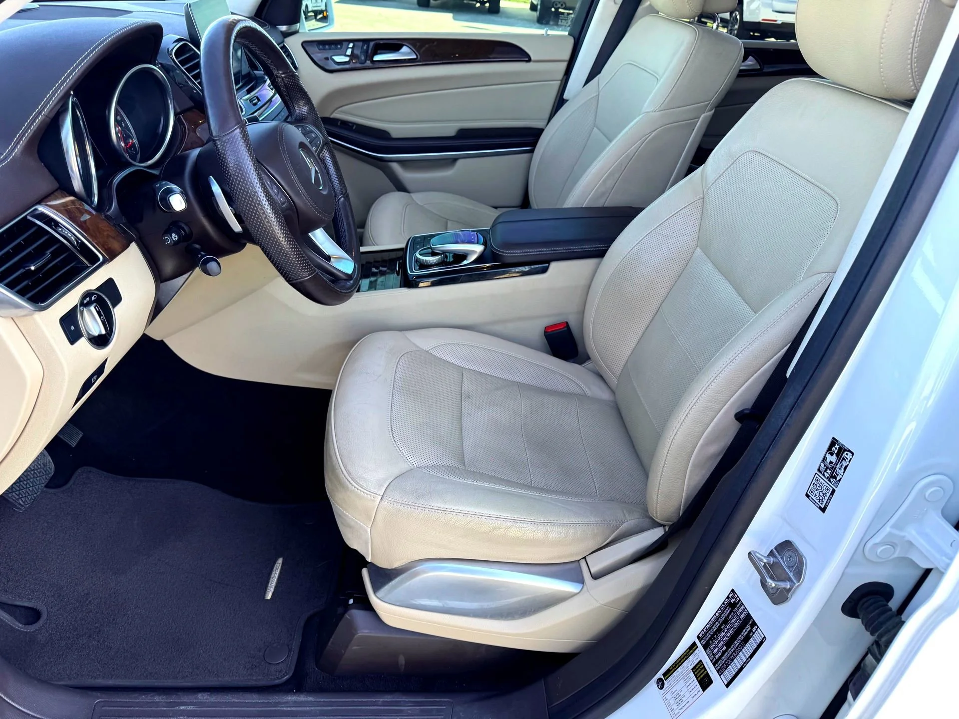 Used 2019  Mercedes-Benz GLS 550 4MATIC® image 12