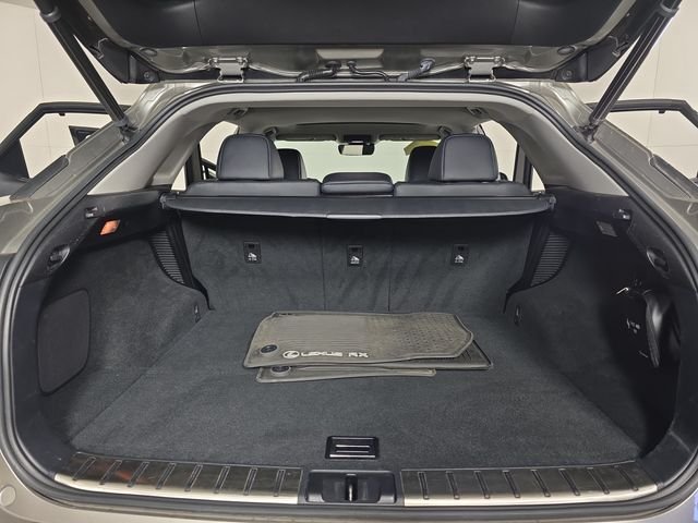 Used 2017 Silver Lexus 450h image 29