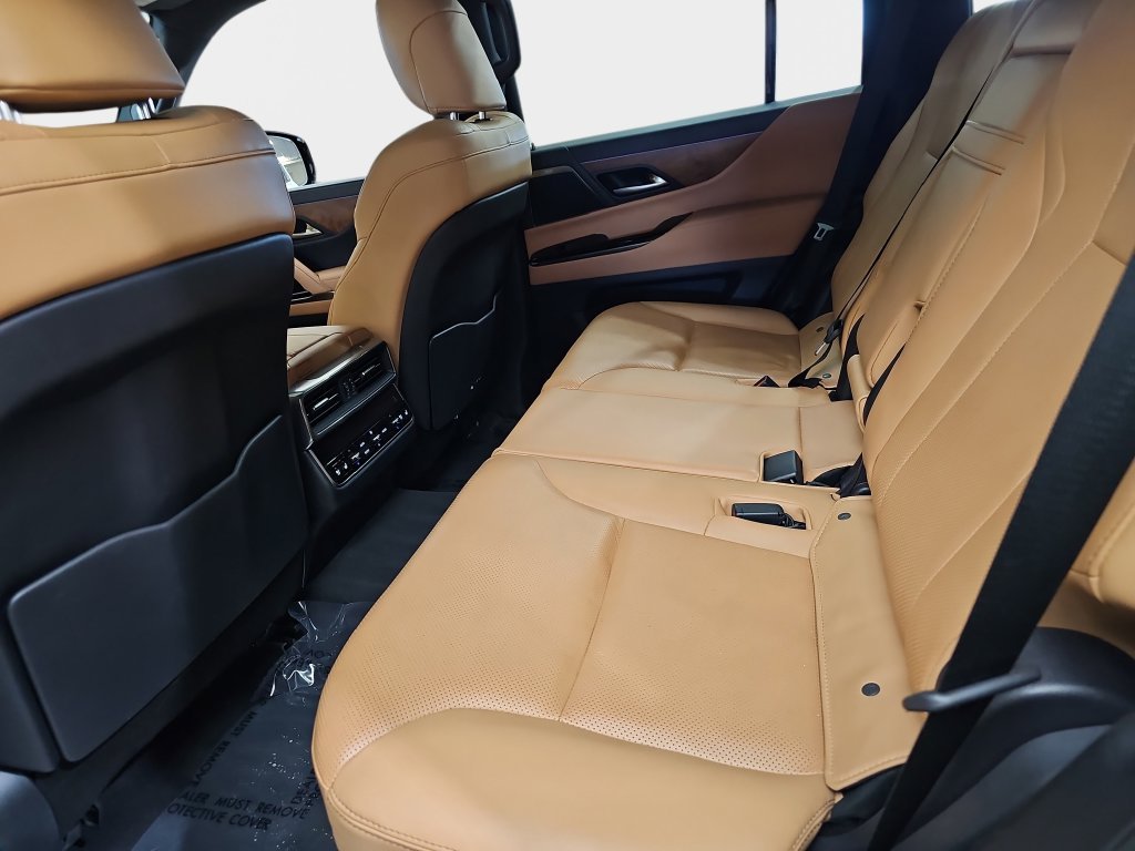 Used 2022 White Lexus 600 Premium image 17