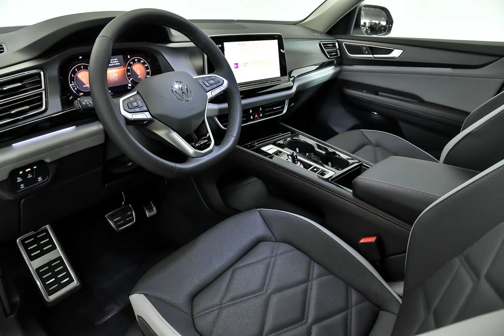 New 2026 Black Volkswagen 2.0T Peak Edition image 5