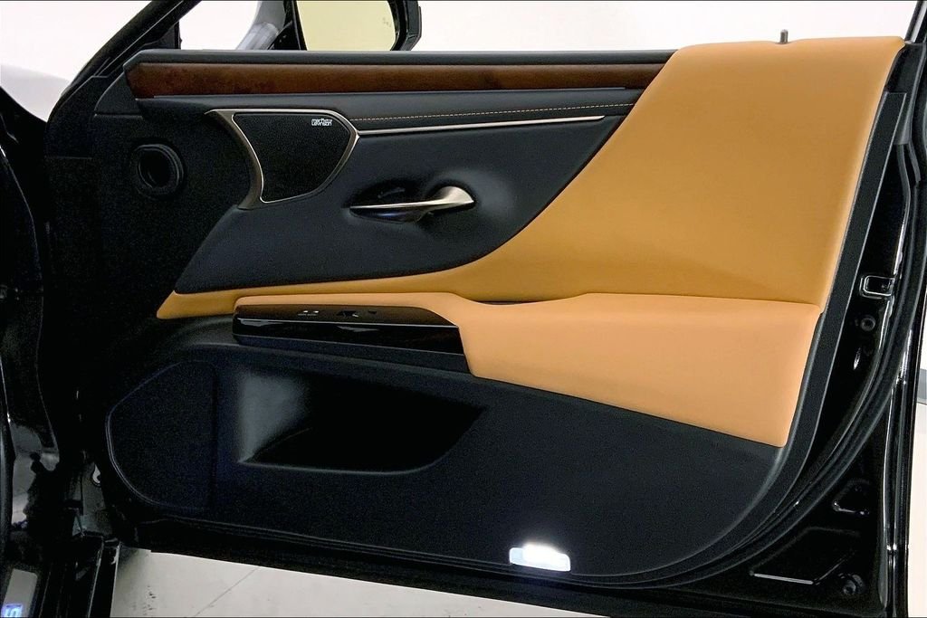 Used 2025 Obsidian Lexus 350 Ultra Luxury image 25