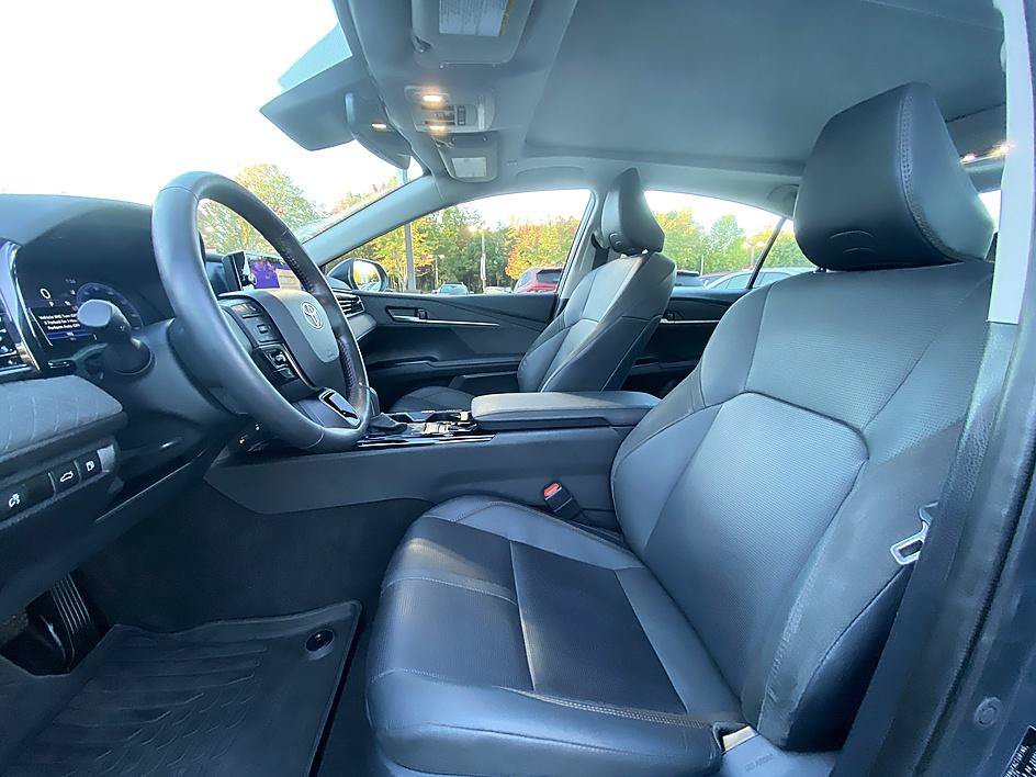 Used 2025 Underground Toyota XLE image 11