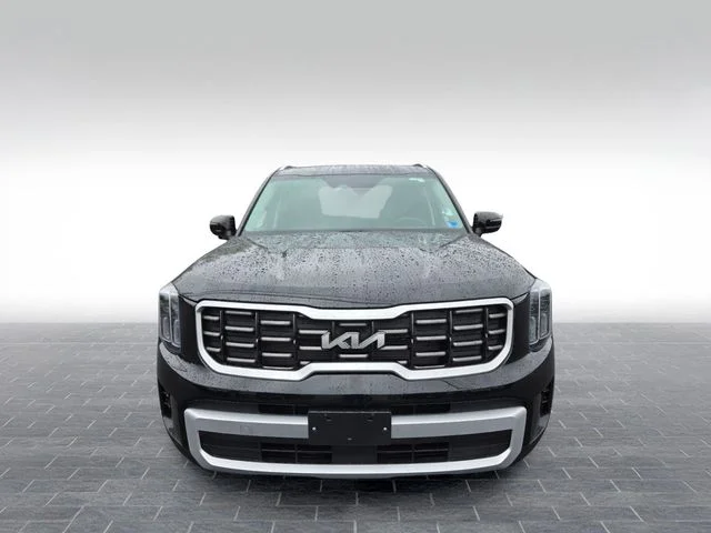 Used 2025 Black Kia S image 2