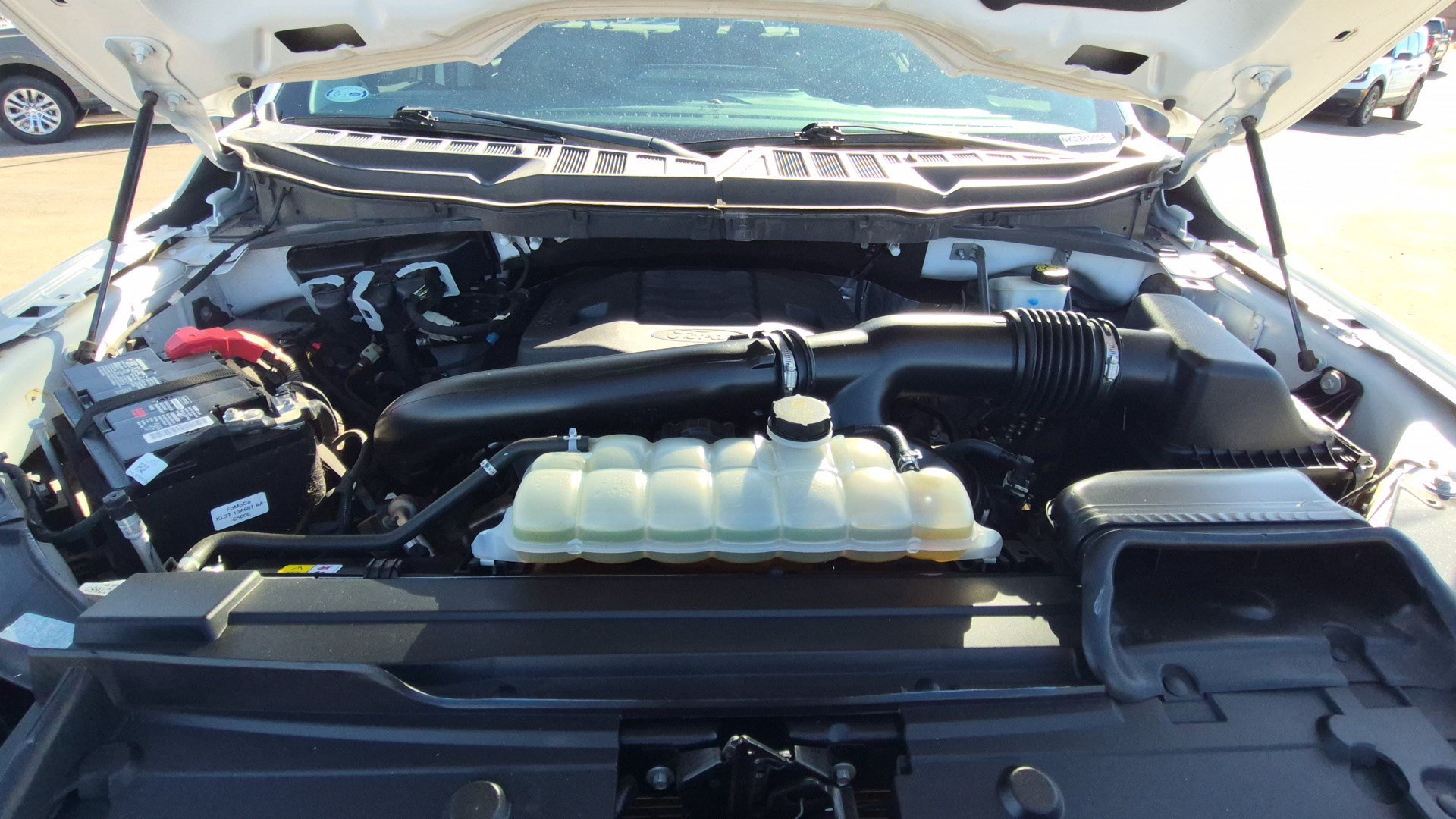 Used 2022 Oxford White Ford XLT image 31