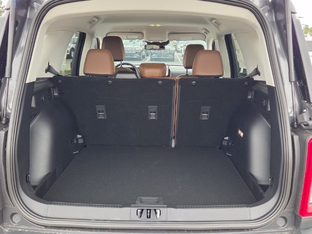 New 2026 Carbonized Gray Metallic Ford Outer Banks image 7