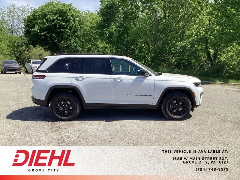 Used 2026 White Jeep Altitude image 8
