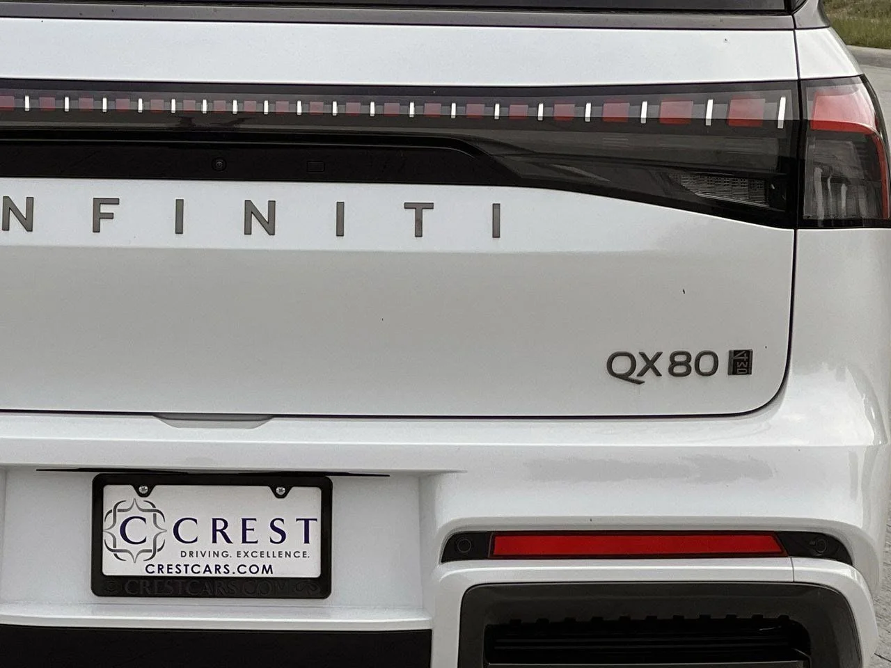 New 2026 2T RADIANT WHIT INFINITI Autograph 4WD image 5