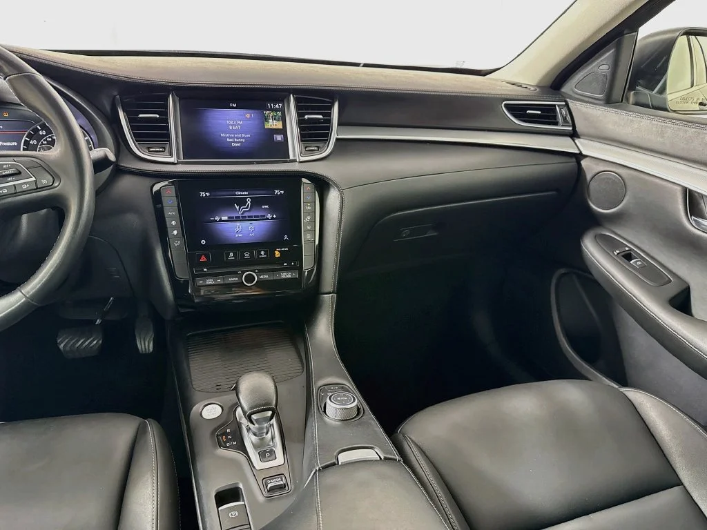 Certified Used 2020 Blue INFINITI LUXE image 29