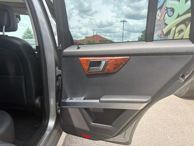Used 2012 Gray Mercedes-Benz GLK 350 image 24