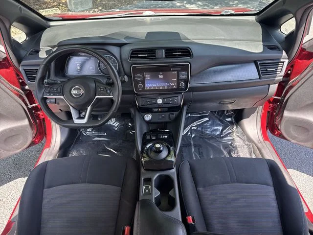 Used 2018 Red Nissan SV image 9