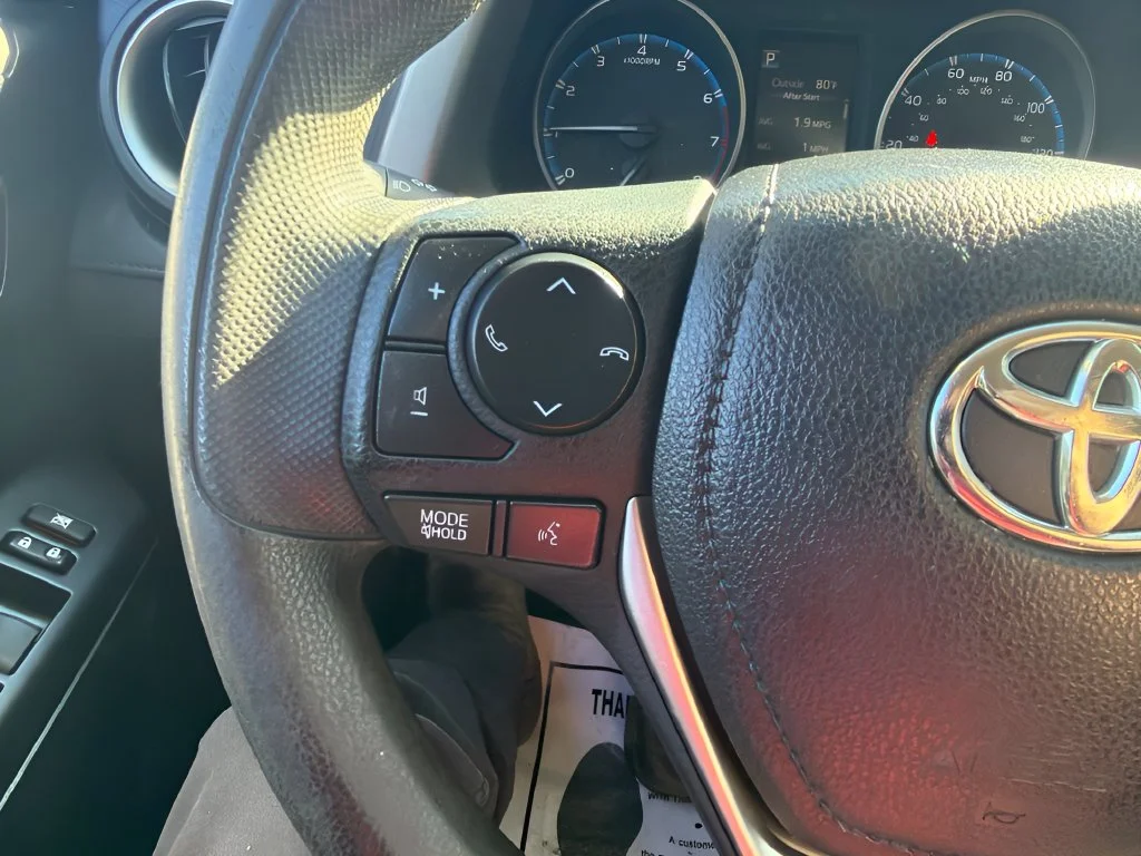 Used 2018 Super White Toyota LE image 20
