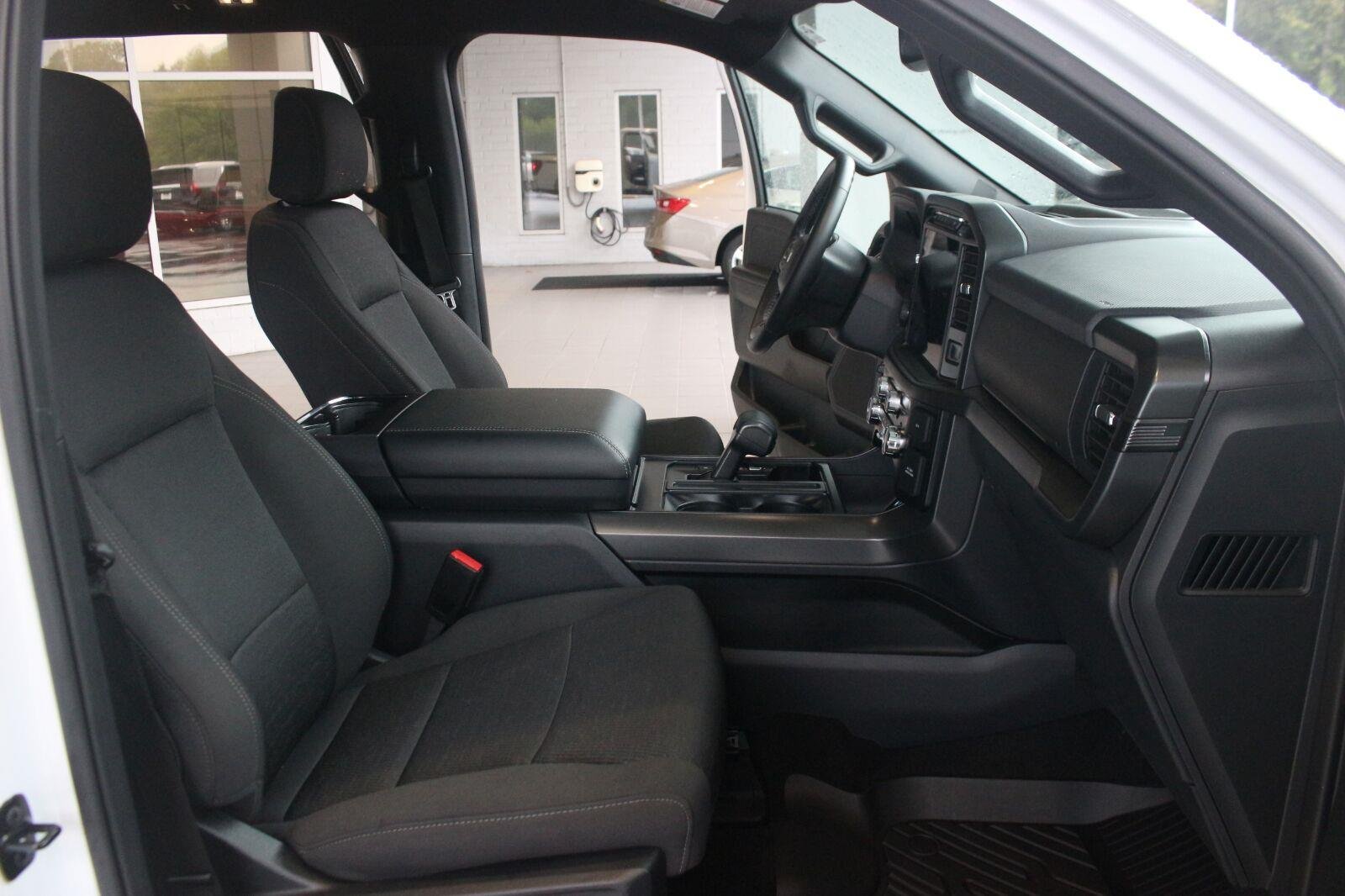Used 2024 White Ford XLT image 33