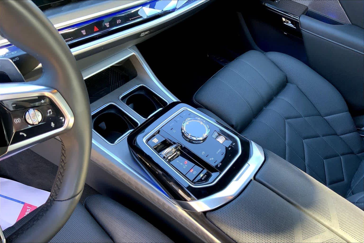 2025 BMW 7 Series 760i - Photo 7