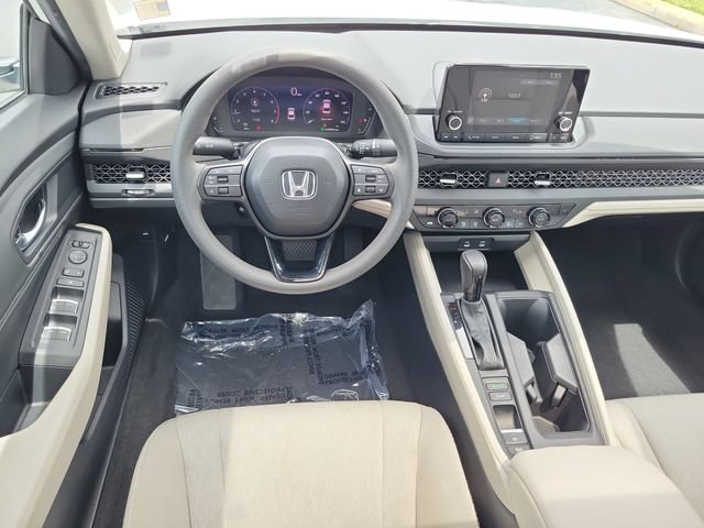 2025 Honda Accord SE - Photo 15
