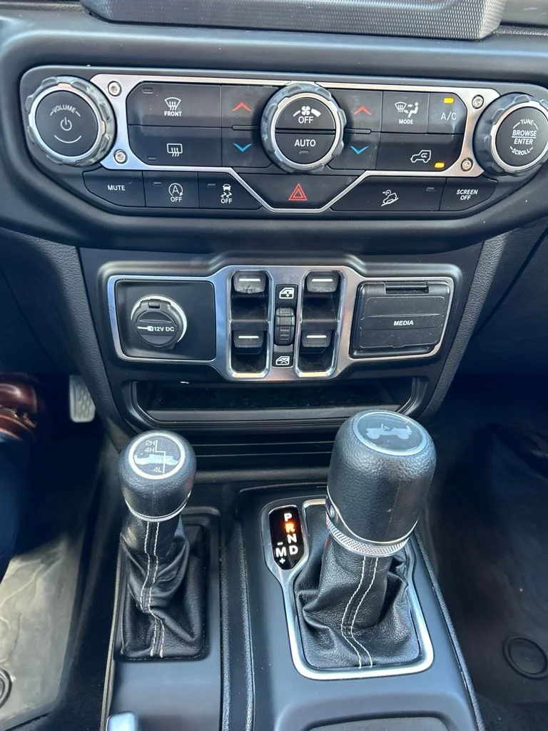 Used 2021 Red Jeep Unlimited Sahara image 18