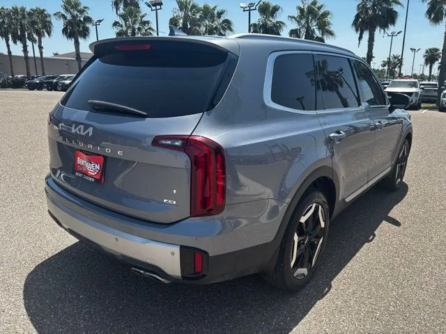 Used 2023 Silver Kia S image 7