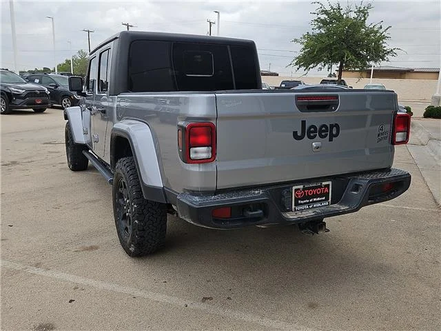 Used 2021 Billet Silver Metallic Clearcoat Jeep Willys 4x4 Crew Cab 5 ft. box image 2