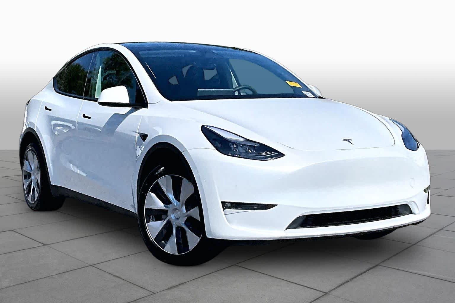 Used 2023 Pearl White Multi Tesla  image 2