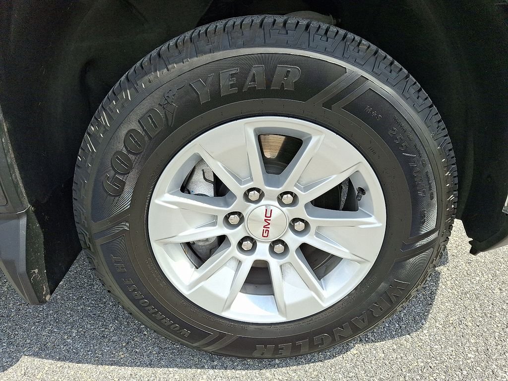 Used 2023 Silver GMC SLE image 9