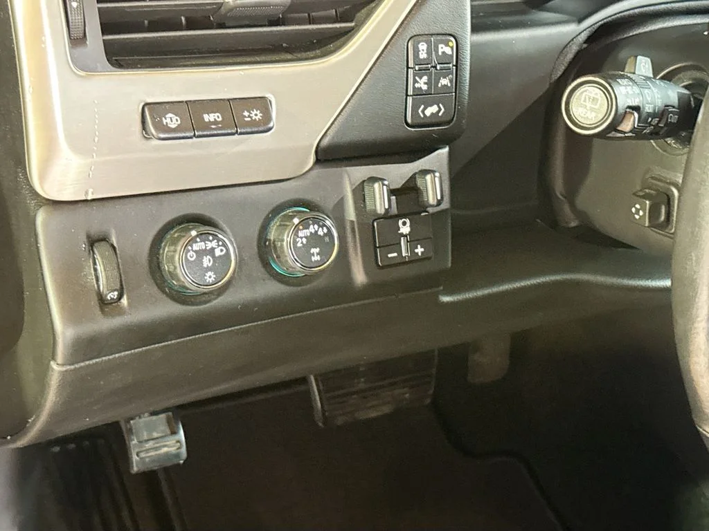 Used 2018 Black GMC Denali image 11