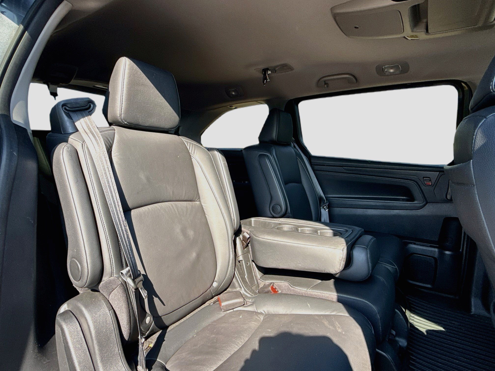 Used 2024 Modern Steel Metallic Honda Touring image 31