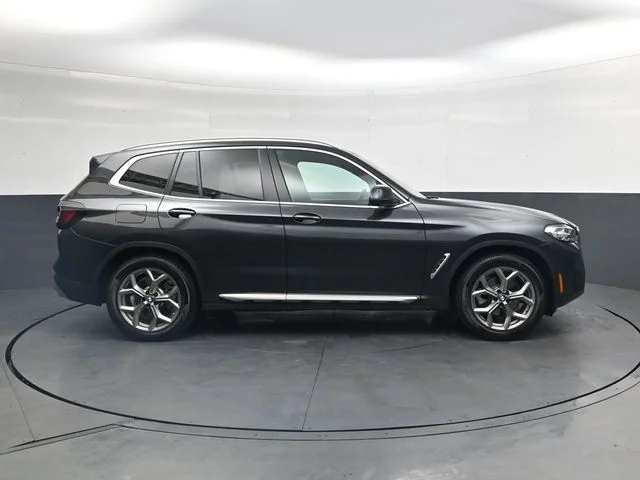 Used 2024 Gray BMW sDrive30i image 3