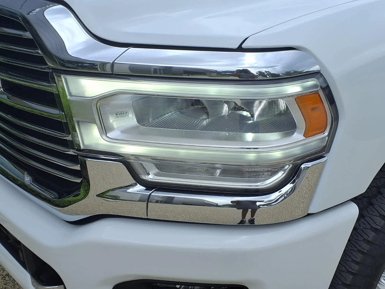 Used 2024 Pearl White Ram Laramie image 9