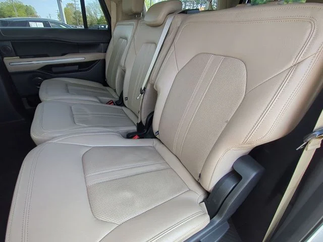 Used 2023 White Ford Limited image 29