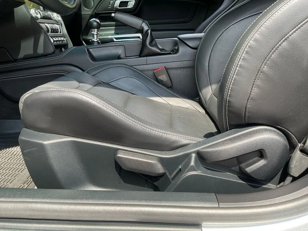 Used 2023 Silver Ford GT Premium image 30