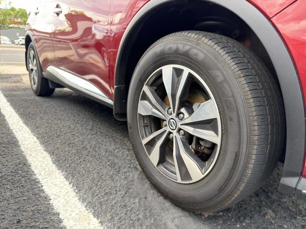 Used 2019 Red Nissan S image 29