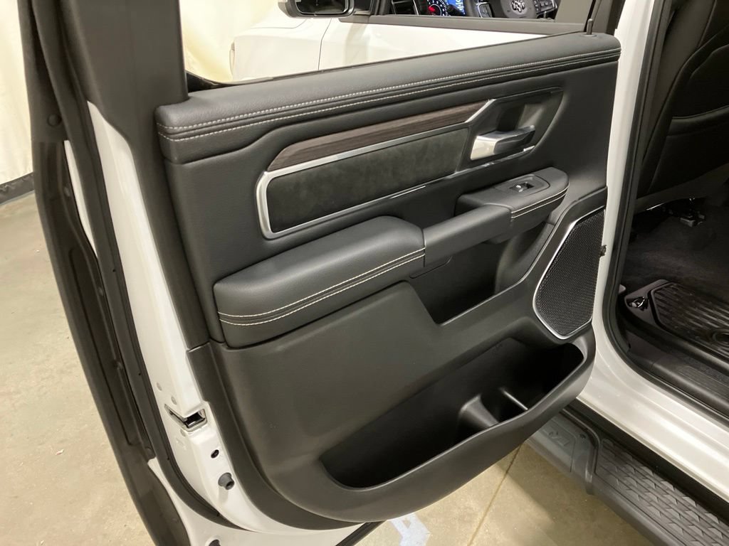 New 2026 Ivory White Tri-Coat Pearl-Coat Exterior Paint RAM Laramie image 17