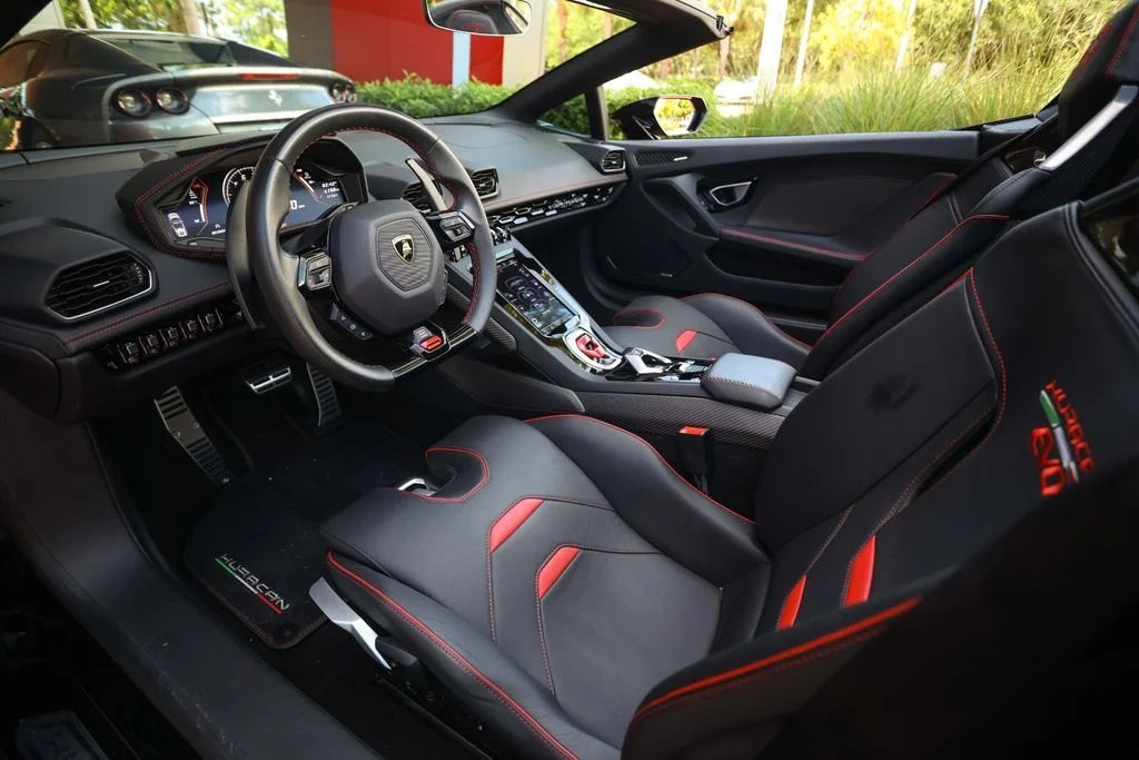 Used 2020 Nero Noctis Lamborghini Base image 45