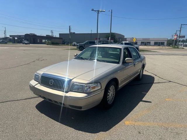 Used 2008 Mercury Grand Marquis GS with VIN 2MEFM74V68X627939 for sale in Bloomington, IL