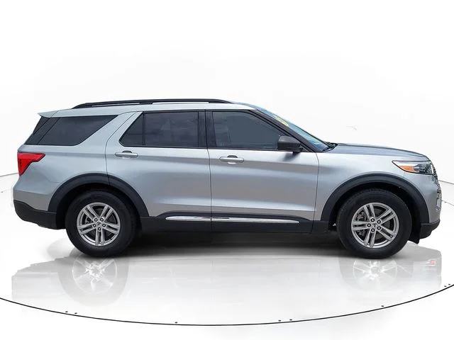 Used 2023 Silver Ford XLT image 4