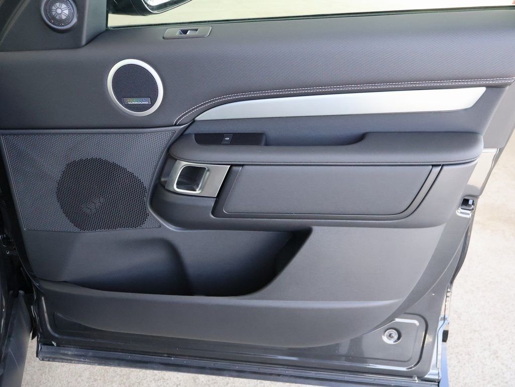 2025 Land Rover Discovery Dynamic SE - Photo 13