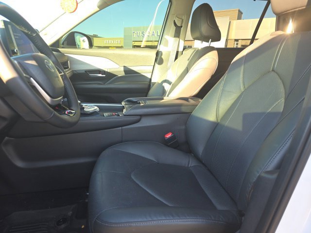 Used 2025 Beige Toyota Limited image 9