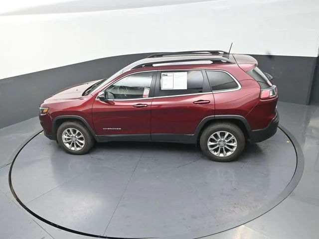 Used 2022 Red Jeep Latitude Lux image 15