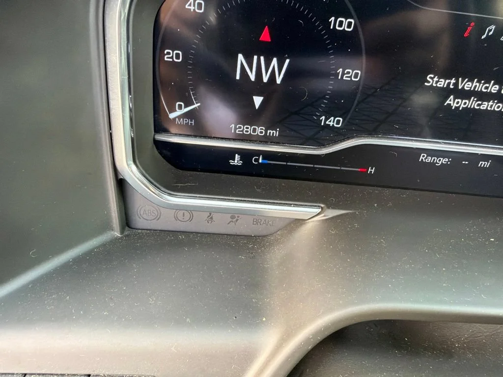 Used 2025 Summit White GMC Denali image 13