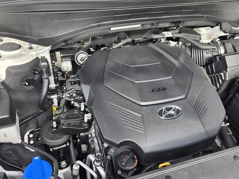 Used 2023 White HYUNDAI SEL FWD image 19