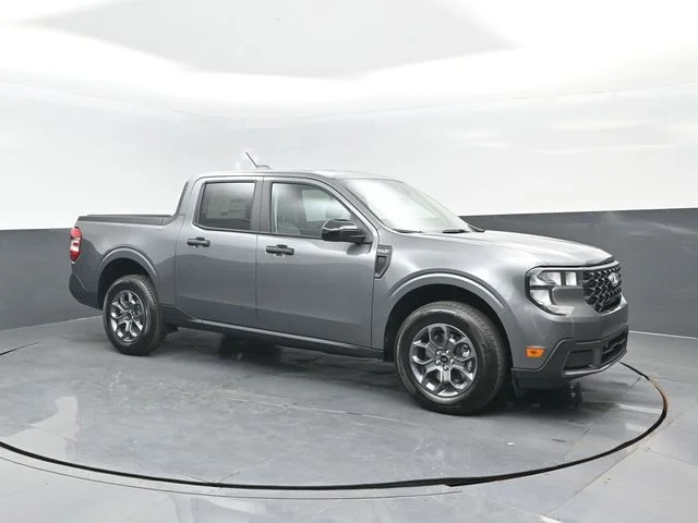 New 2026 Carbonized Gray Metallic Ford XLT image 2